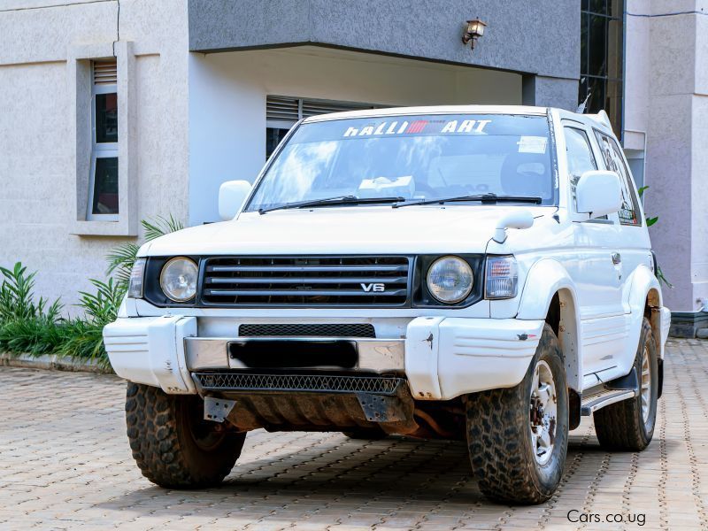 Mitsubishi Pajero in Uganda