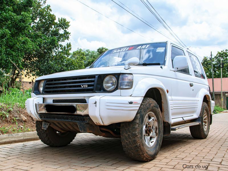 Mitsubishi Pajero in Uganda