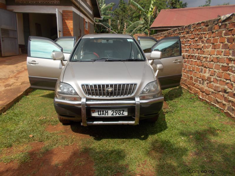 Toyota HARRIER FOUR WHEEL DRIVE in Uganda