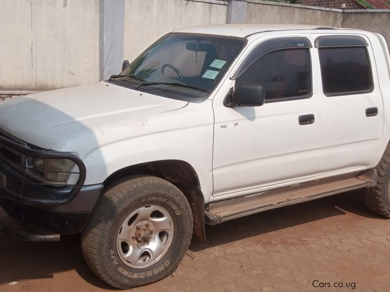 Toyota Hilux LN166 in Uganda