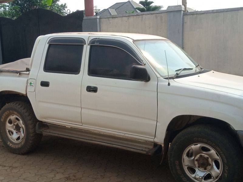 Toyota Hilux LN166 in Uganda