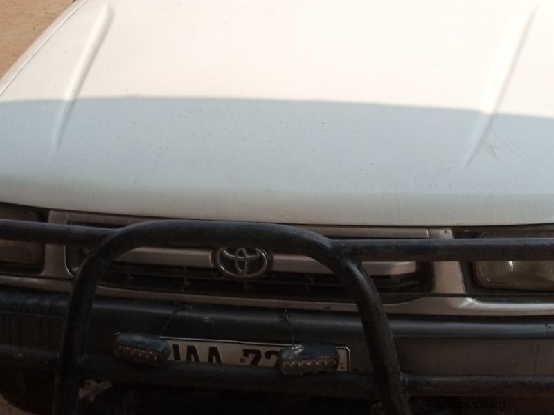 Toyota Hilux LN166 in Uganda