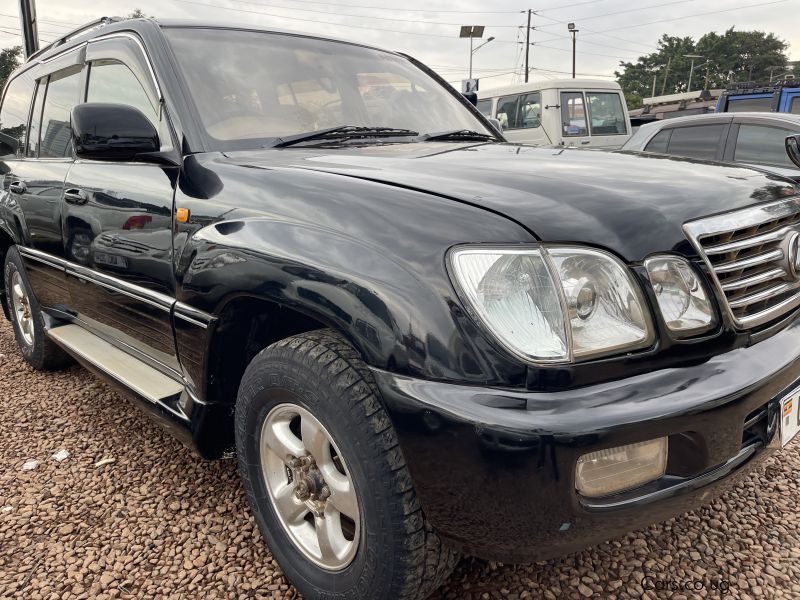 Toyota LANDCRUISER in Uganda