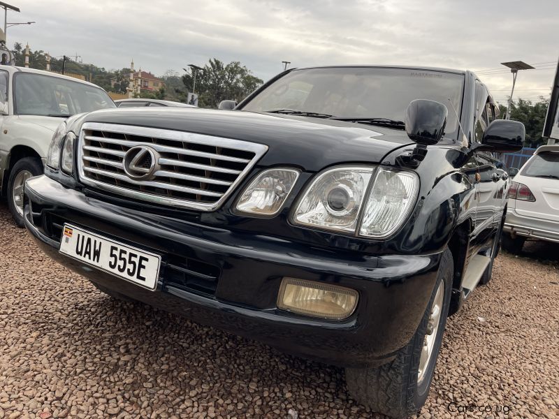 Toyota LANDCRUISER in Uganda