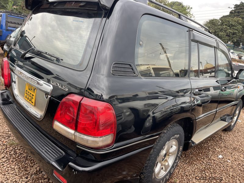 Toyota LANDCRUISER in Uganda