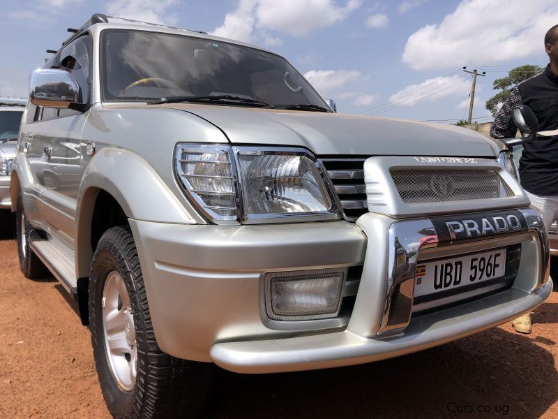 Toyota Land Cruiser Prado Tz in Uganda