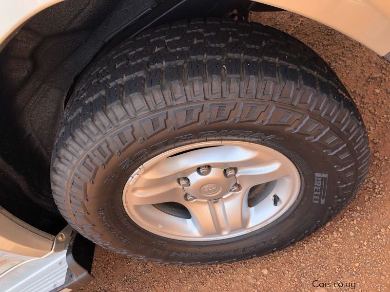 Toyota Land Cruiser Prado Tz in Uganda