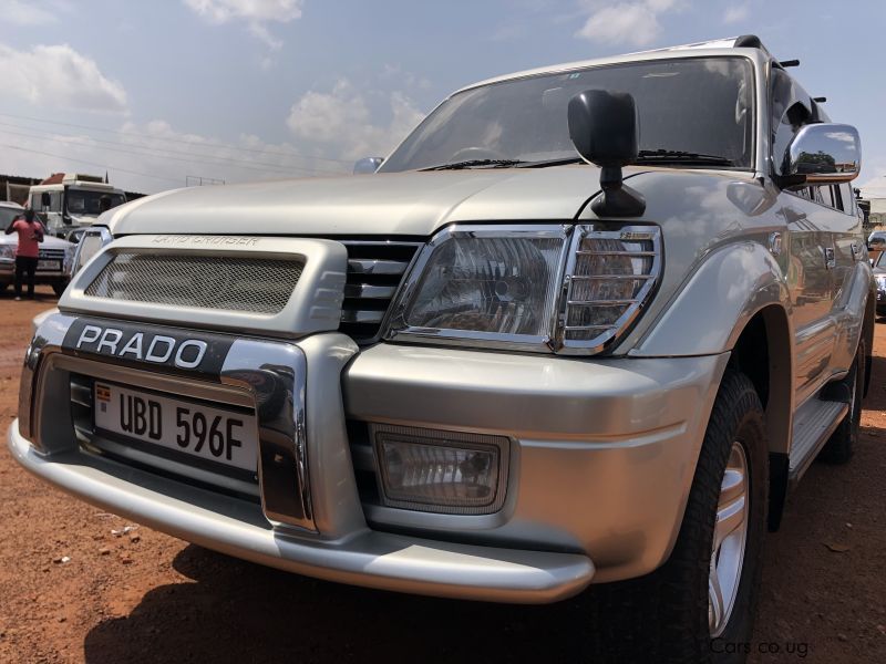 Toyota Land Cruiser Prado Tz in Uganda