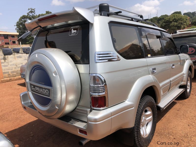 Toyota Land Cruiser Prado Tz in Uganda