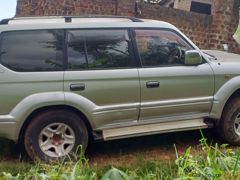 Toyota Landcruiser Prado TX 2.7L petro 1999 in Uganda