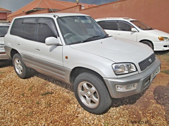 Toyota Rav4 in Uganda