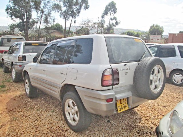 Toyota Rav4 in Uganda