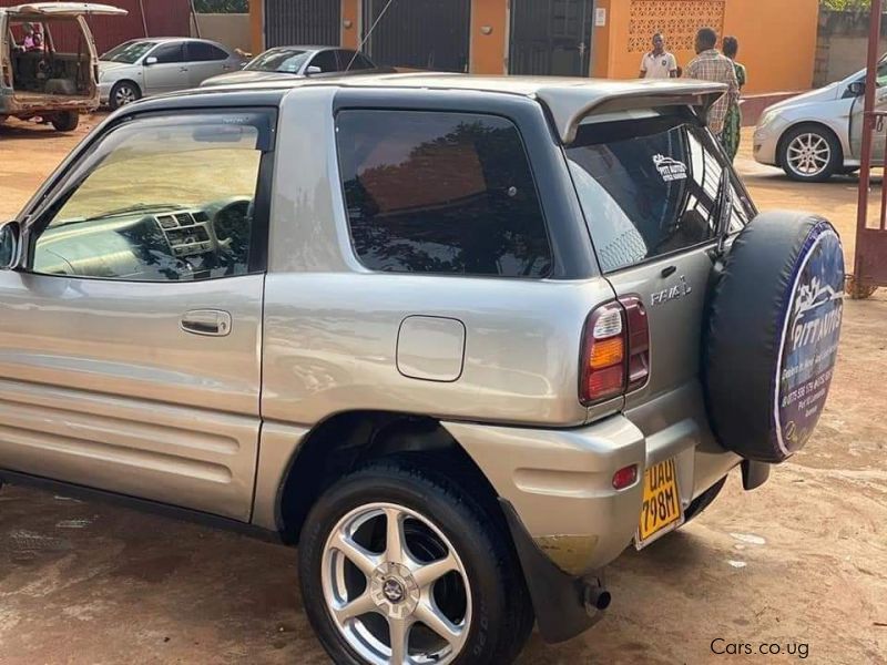 Toyota Rav4 short 2.0cc in Uganda