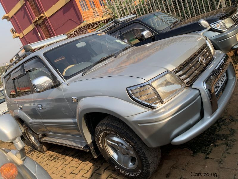 Toyota prado  in Uganda