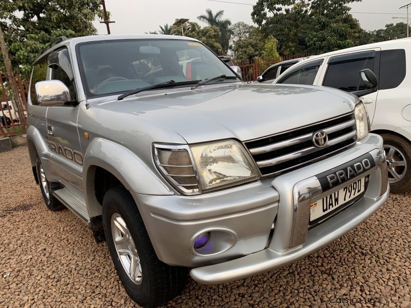 Toyota prado tx in Uganda