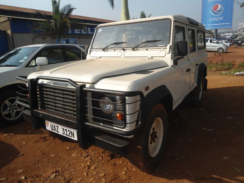 Land Rover Defender in Uganda