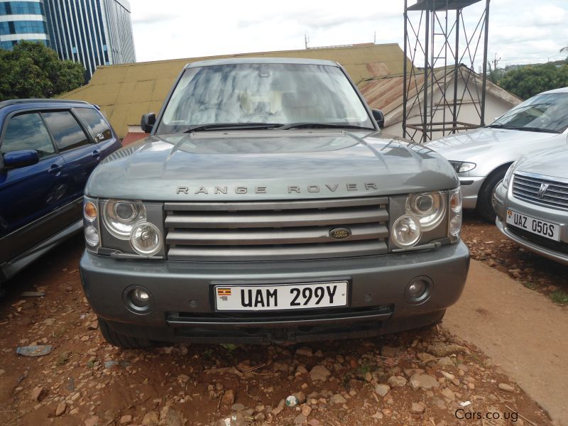 Land Rover Evogue in Uganda