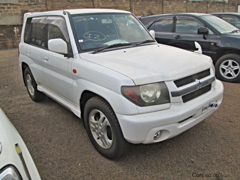 Mitsubishi Pajero io in Uganda