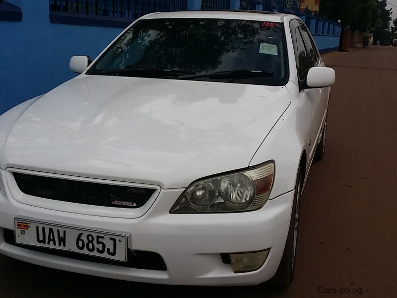 Toyota Altezza 2000 in Uganda