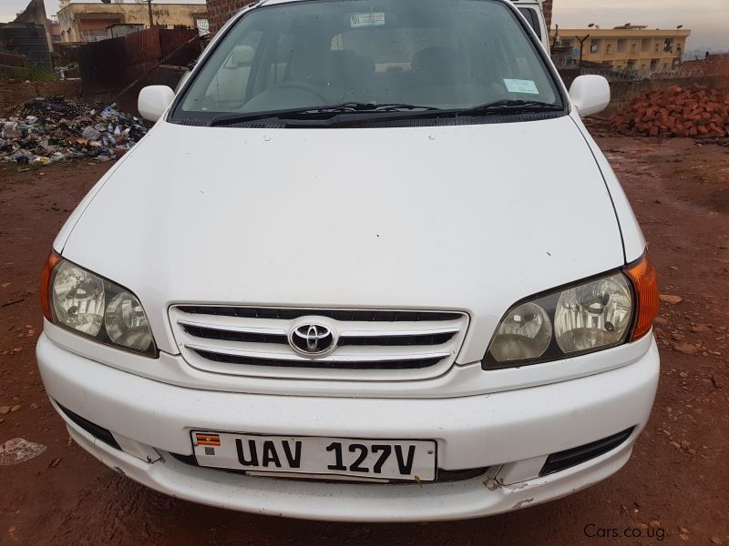 Toyota Ipsum 2000 in Uganda