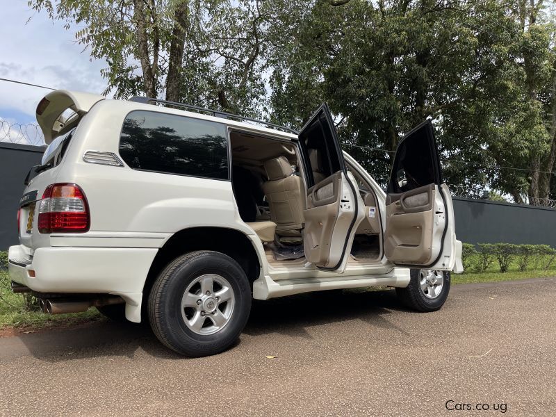 Toyota Land Cruiser in Uganda