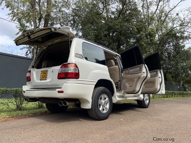 Toyota Land Cruiser in Uganda