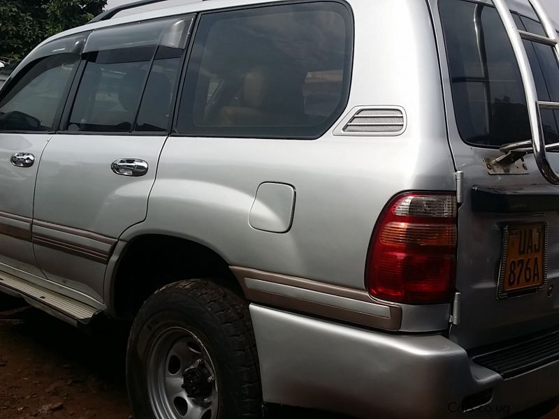 Toyota Landcruiser vx in Uganda