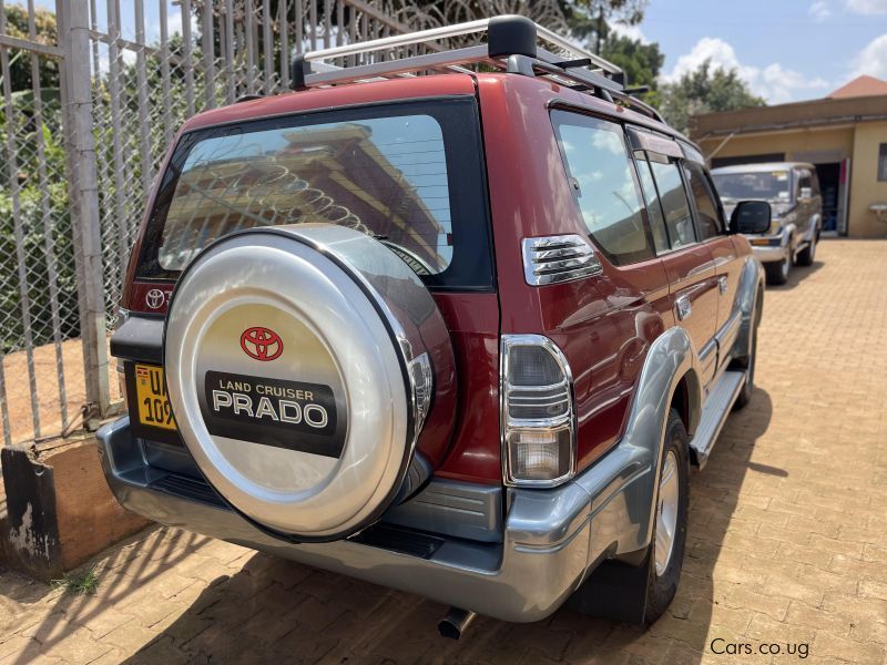 Toyota prado tx in Uganda