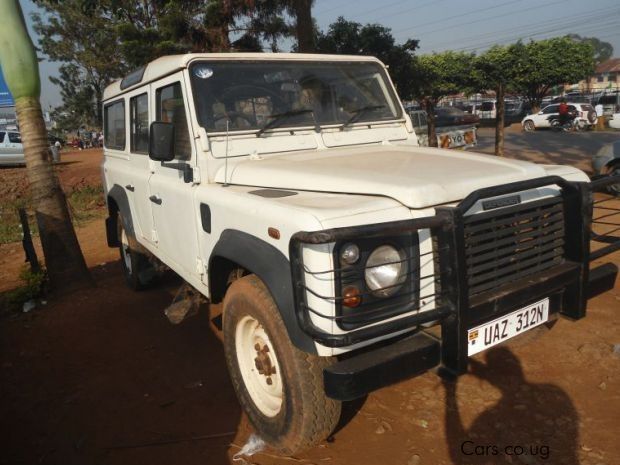 Land Rover  Defender 4x4 in Uganda