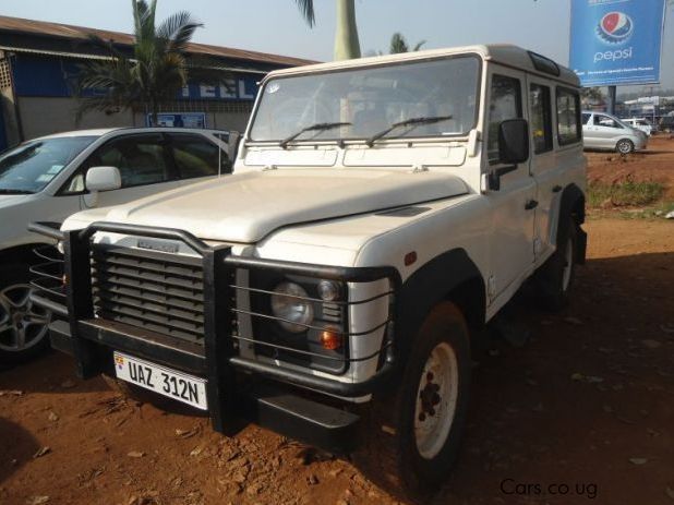Land Rover  Defender 4x4 in Uganda