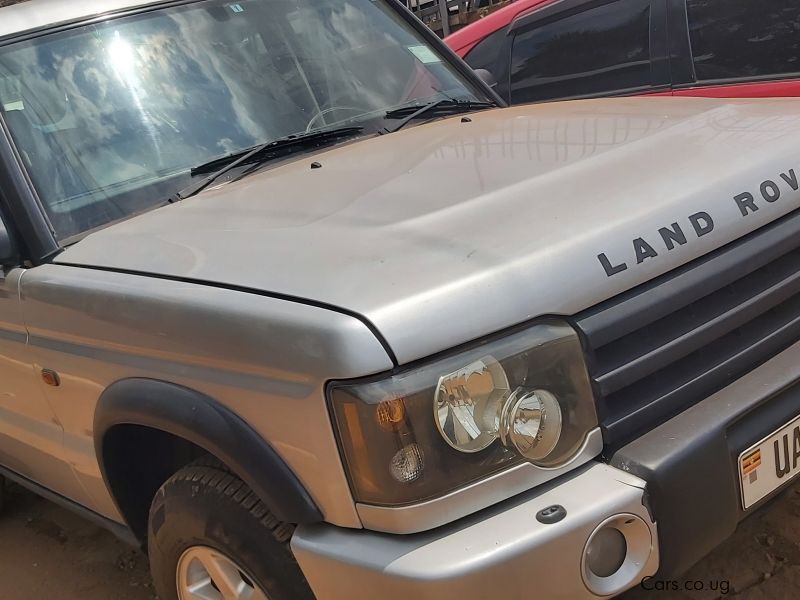 Land Rover Discovery in Uganda