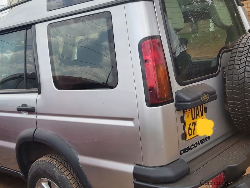 Land Rover Discovery in Uganda