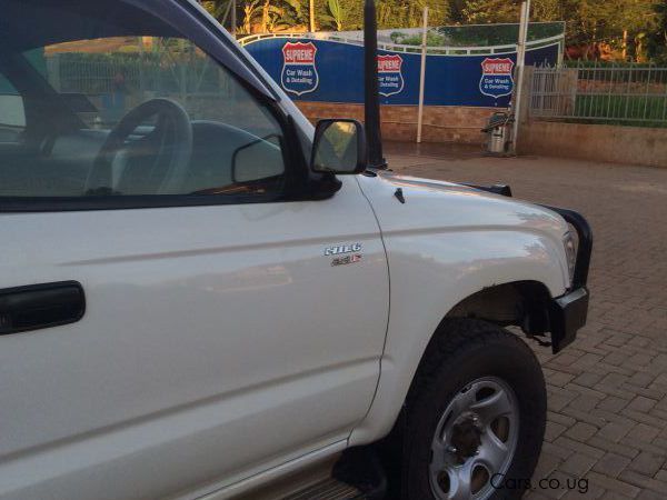 Toyota Hilux LN166 in Uganda