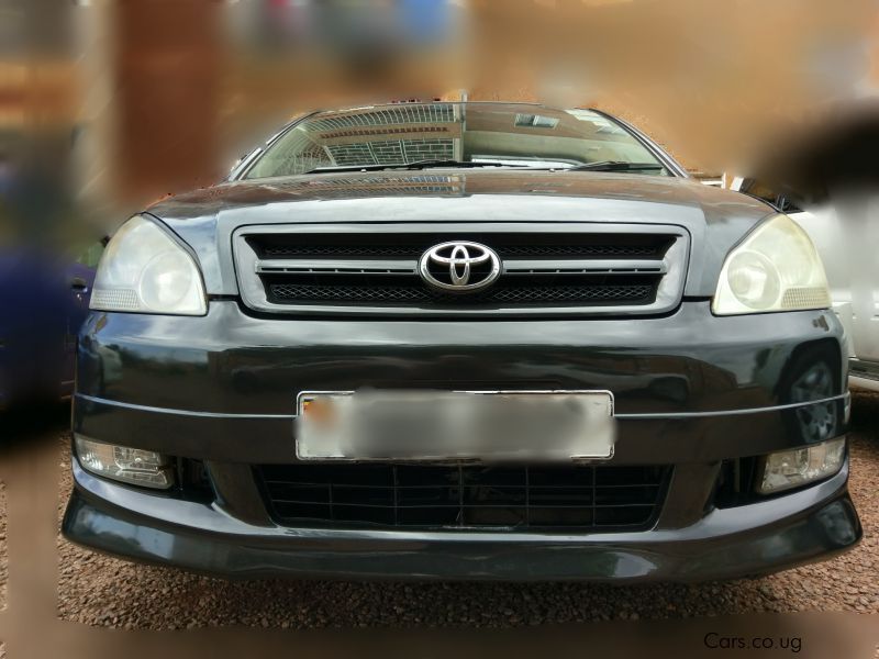 Toyota Ipsum (Picnic) in Uganda