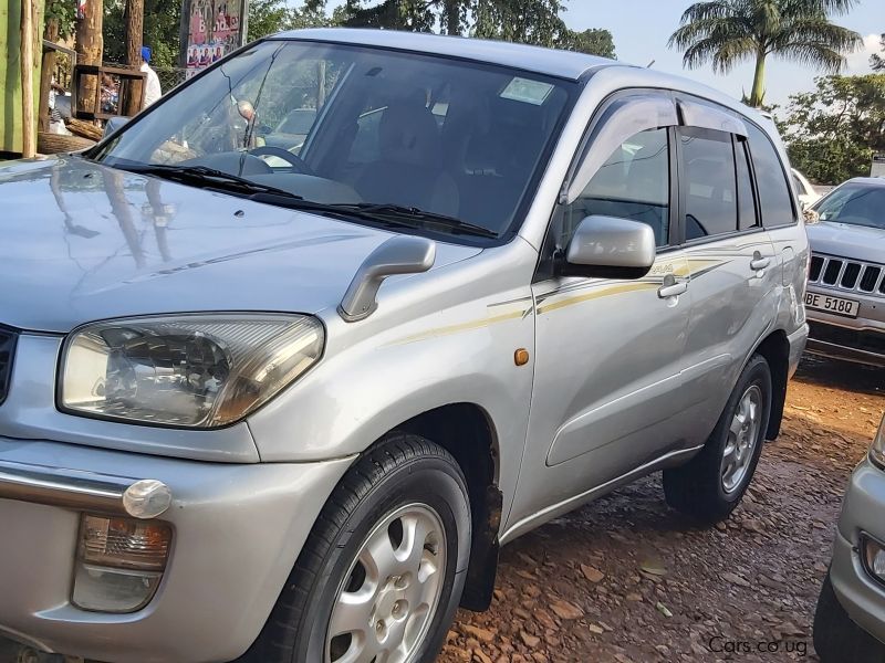 Toyota Rav4 in Uganda