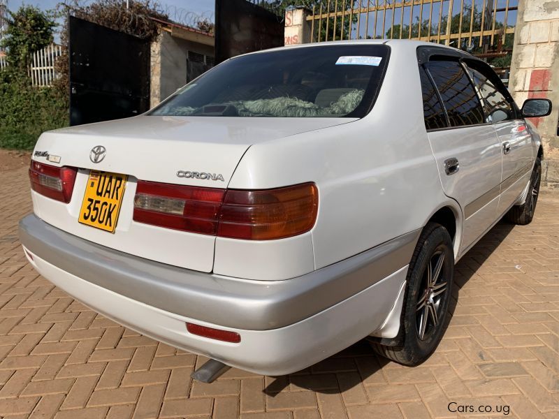 Toyota premio in Uganda