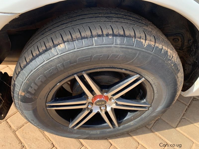 Toyota premio in Uganda