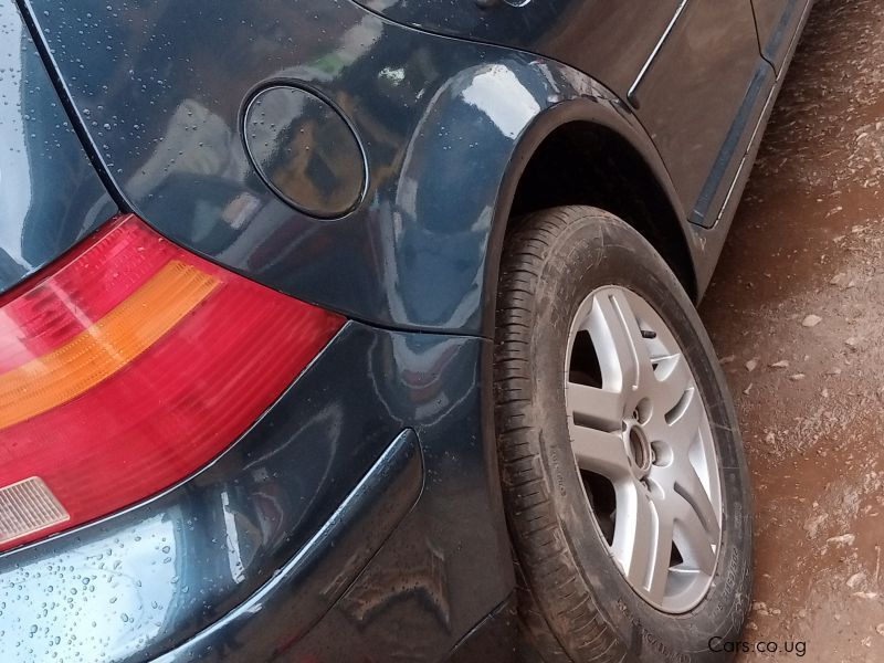 Volkswagen Golf mk4 in Uganda