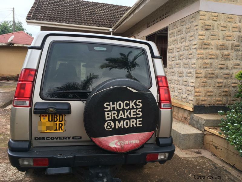 Land Rover Discovery in Uganda