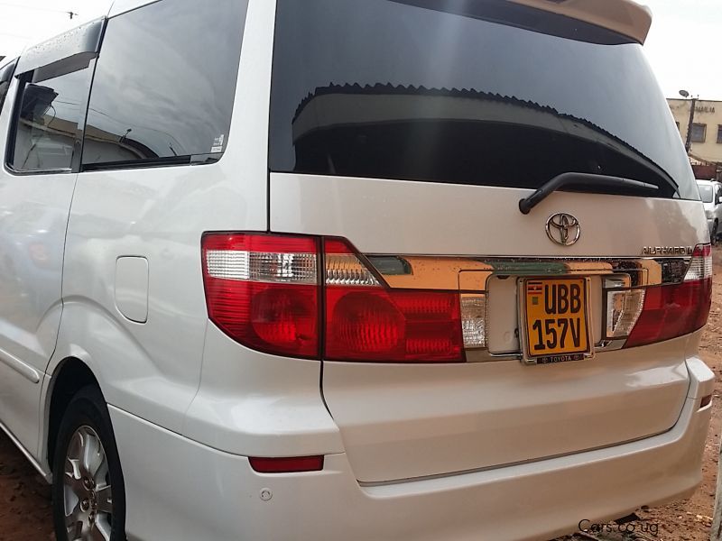 Toyota Alphard 2002 in Uganda