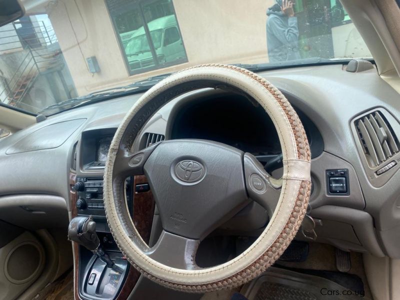 Toyota Harrier in Uganda