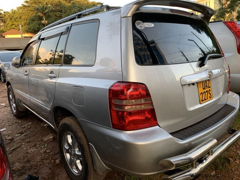 Toyota Kluger in Uganda