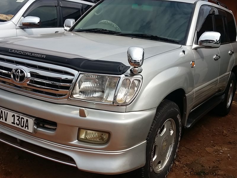 Toyota Landcruiser V8 in Uganda