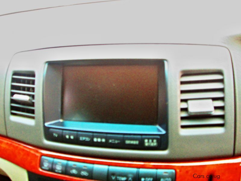 Toyota Mark II (grande) in Uganda