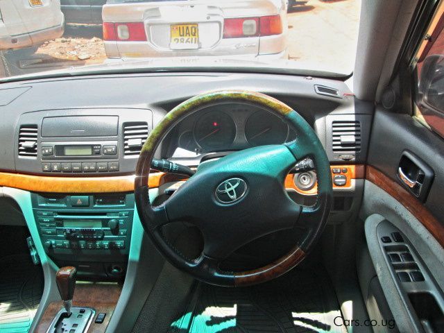 Toyota Mark II grande in Uganda