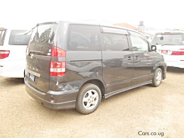 Toyota Noah in Uganda