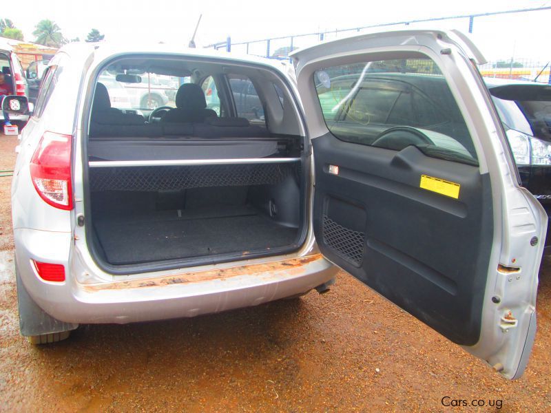 Toyota RAV 4 in Uganda