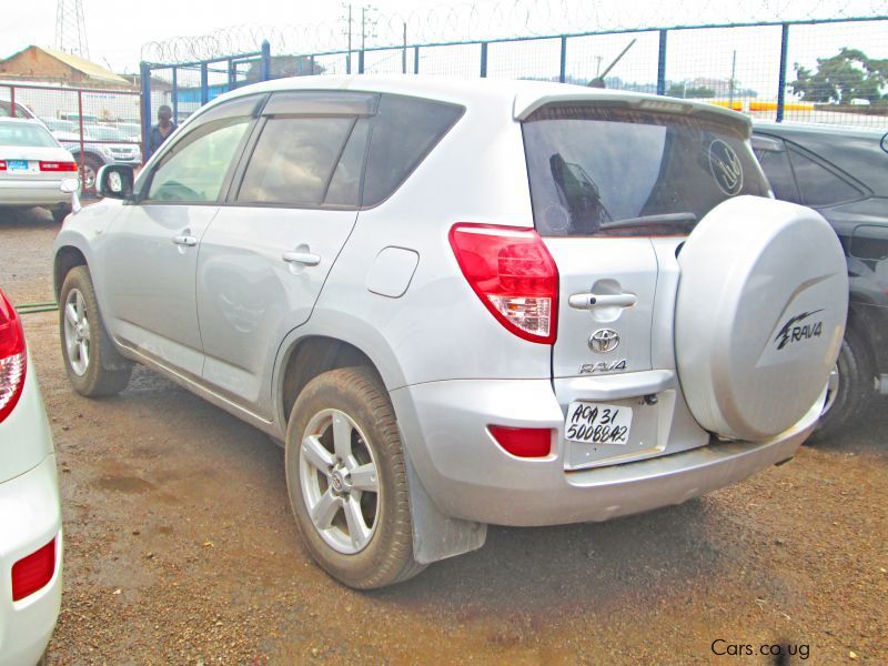 Toyota RAV 4 in Uganda