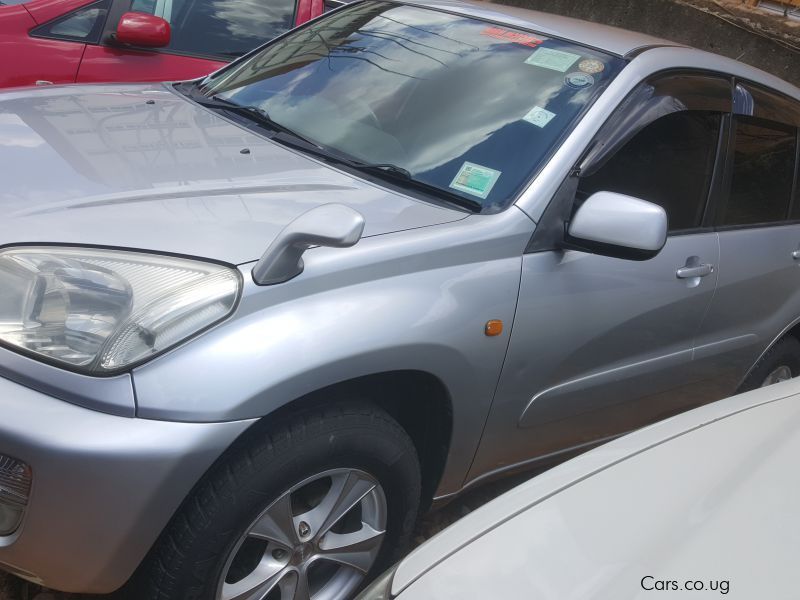 Toyota Rav4 in Uganda