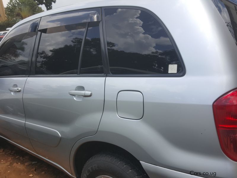 Toyota Rav4 in Uganda